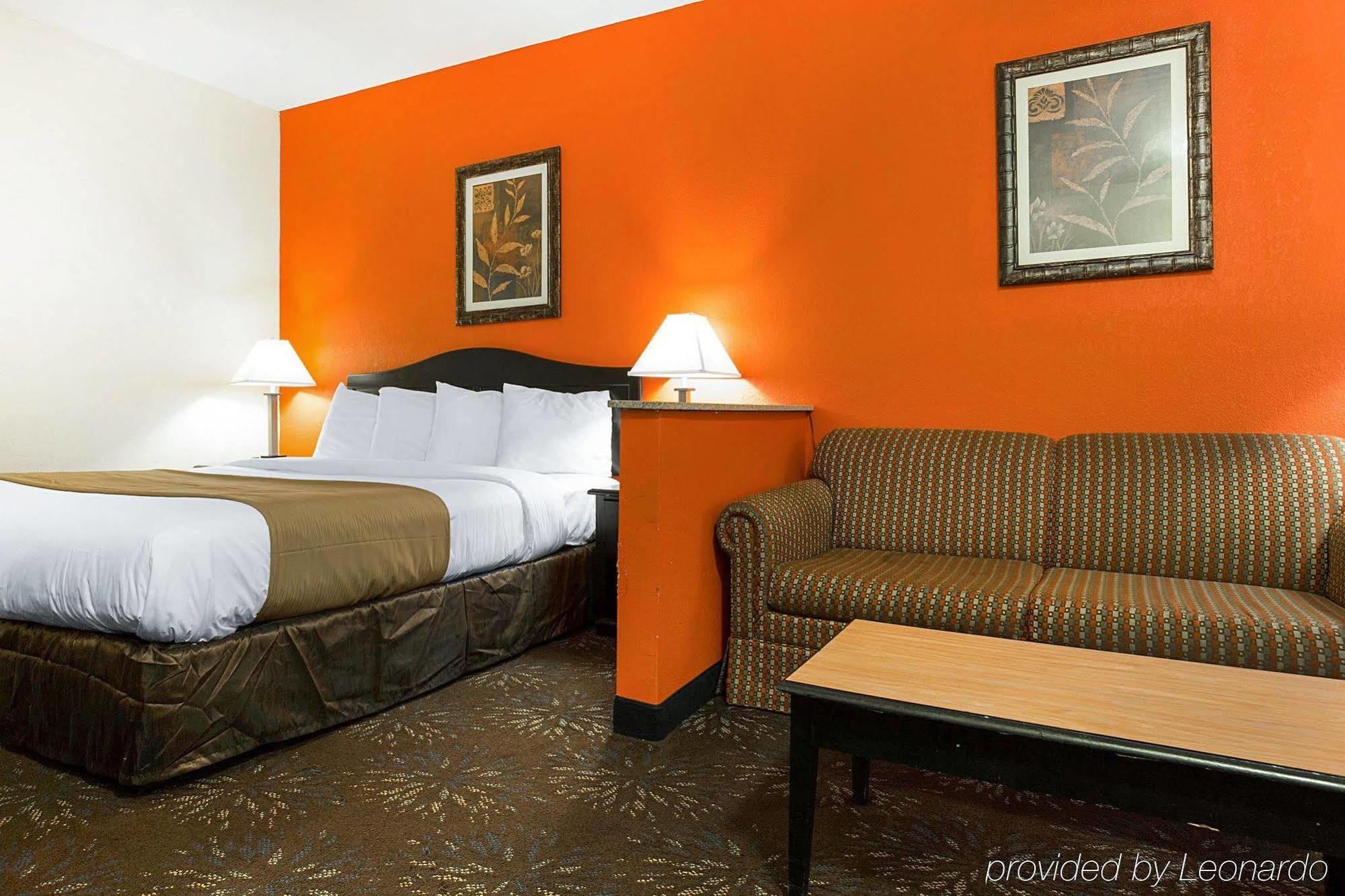 Quality Inn & Suites Near Six Flags - Austell Exterior photo